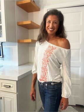 Apt. 9 Embroidered Off-the-Shoulder Peasant Blouse
Size: XS